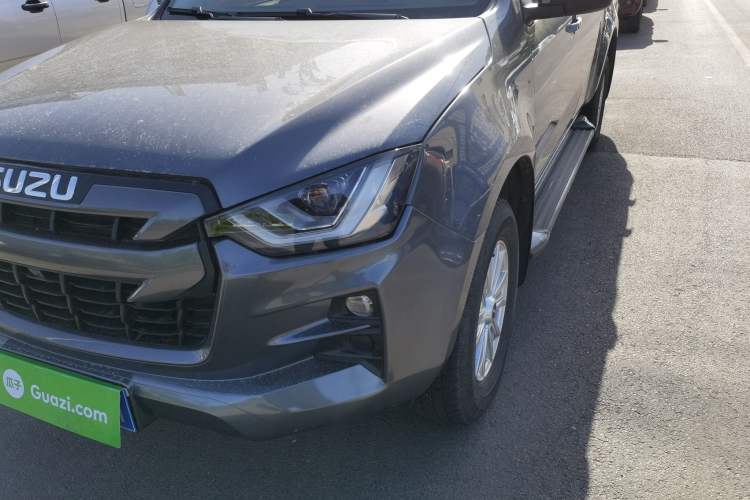Used Isuzu D-MAX 2023 2.5T Automatic Two-Wheel Drive Diesel Navigation Edition Long Wheelbase Left Front Headlight