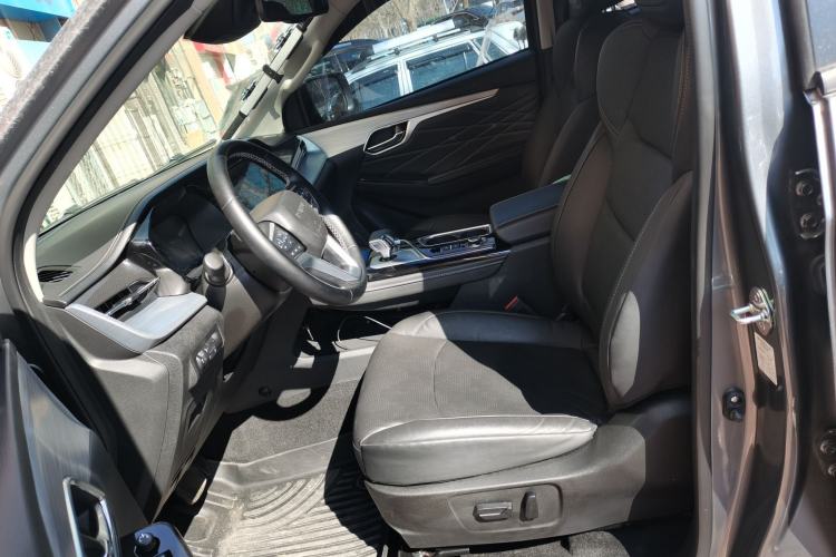 Used Isuzu D-MAX 2023 1.9T Automatic All-Wheel Drive V-CROSS Yue Ling Trim Left Front Seat