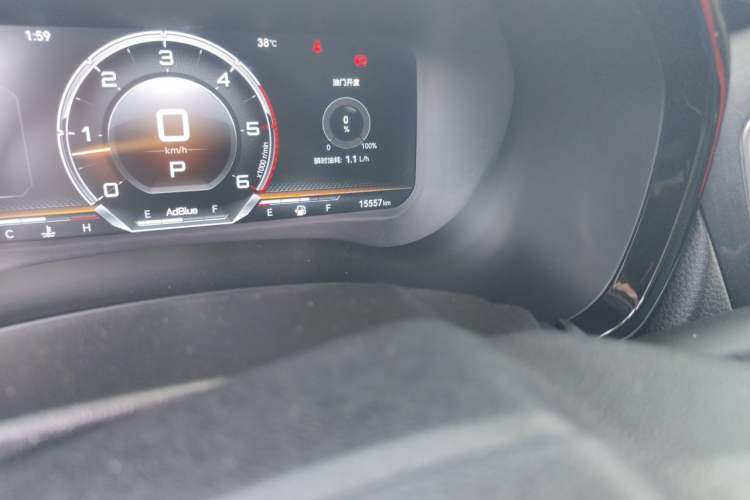 Used Isuzu D-MAX 2023 2.5T Automatic Two-Wheel Drive Diesel Navigation Edition Long Wheelbase Odometer Close Up