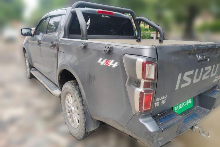 Used Isuzu D-MAX 2023 2.5T Automatic 4x4 Diesel Flagship Version Standard Wheelbase Rear Left 45 Deg