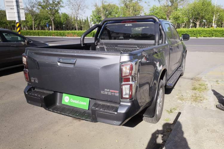 Used Isuzu D-MAX 2023 2.5T Automatic Two-Wheel Drive Diesel Navigation Edition Long Wheelbase Rear Right 45 Deg