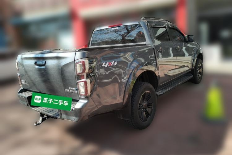 Used Isuzu D-MAX 2023 1.9T Automatic All-Wheel Drive V-CROSS Yue Ling Trim Rear Right 45 Deg