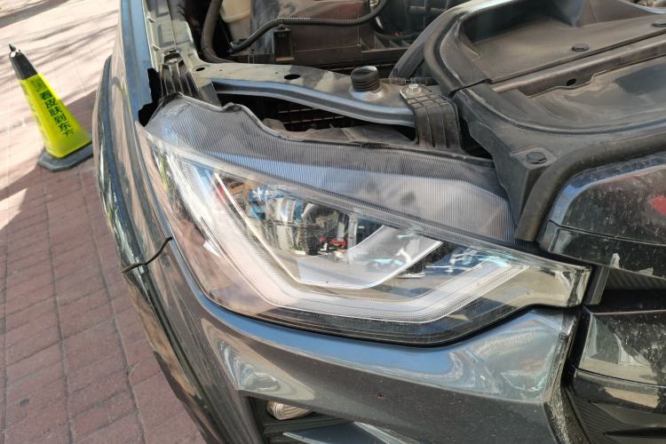 Used Isuzu D-MAX 2023 1.9T Automatic All-Wheel Drive V-CROSS Yue Ling Trim Right Front Headlight