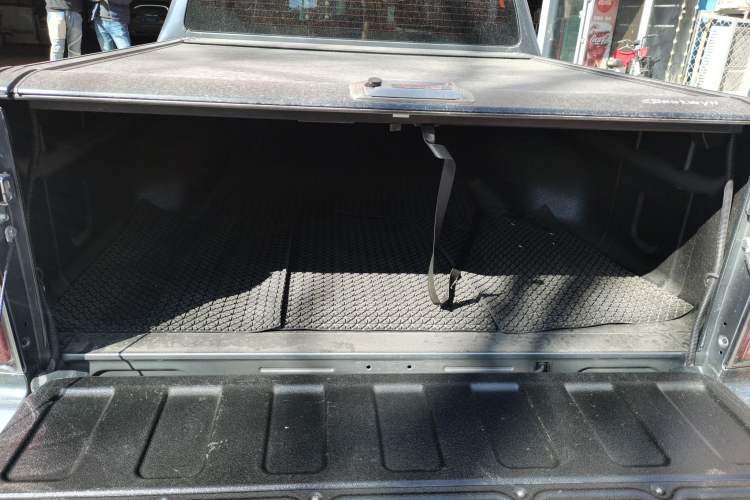 Used Isuzu D-MAX 2023 1.9T Automatic All-Wheel Drive V-CROSS Yue Ling Trim Trunk