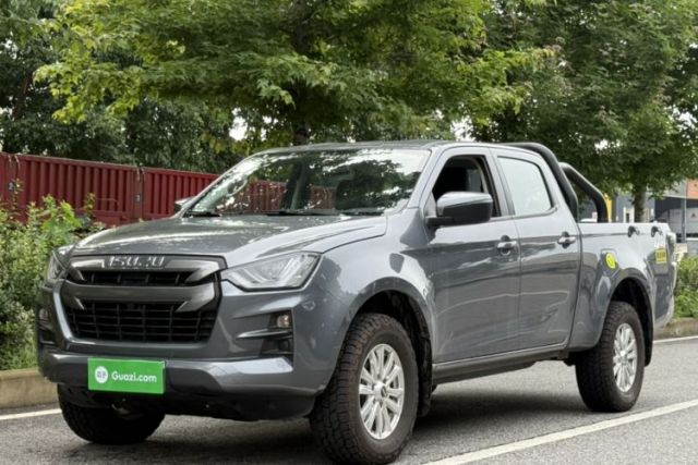 Used Isuzu D-MAX 2023 2.5T Automatic 4x4 Diesel Flagship Long Wheelbase Model