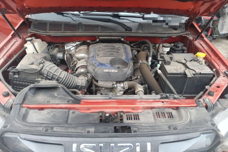 Used Isuzu D-MAX 2023 1.9T Automatic All-Wheel Drive V-CROSS Comfort Edition Engine Bay