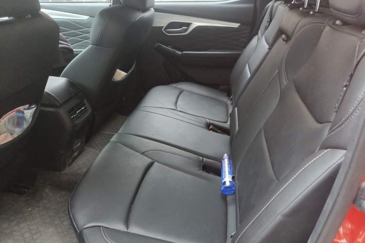 Used Isuzu D-MAX 2023 1.9T Automatic All-Wheel Drive V-CROSS Comfort Edition Left Rear Seat
