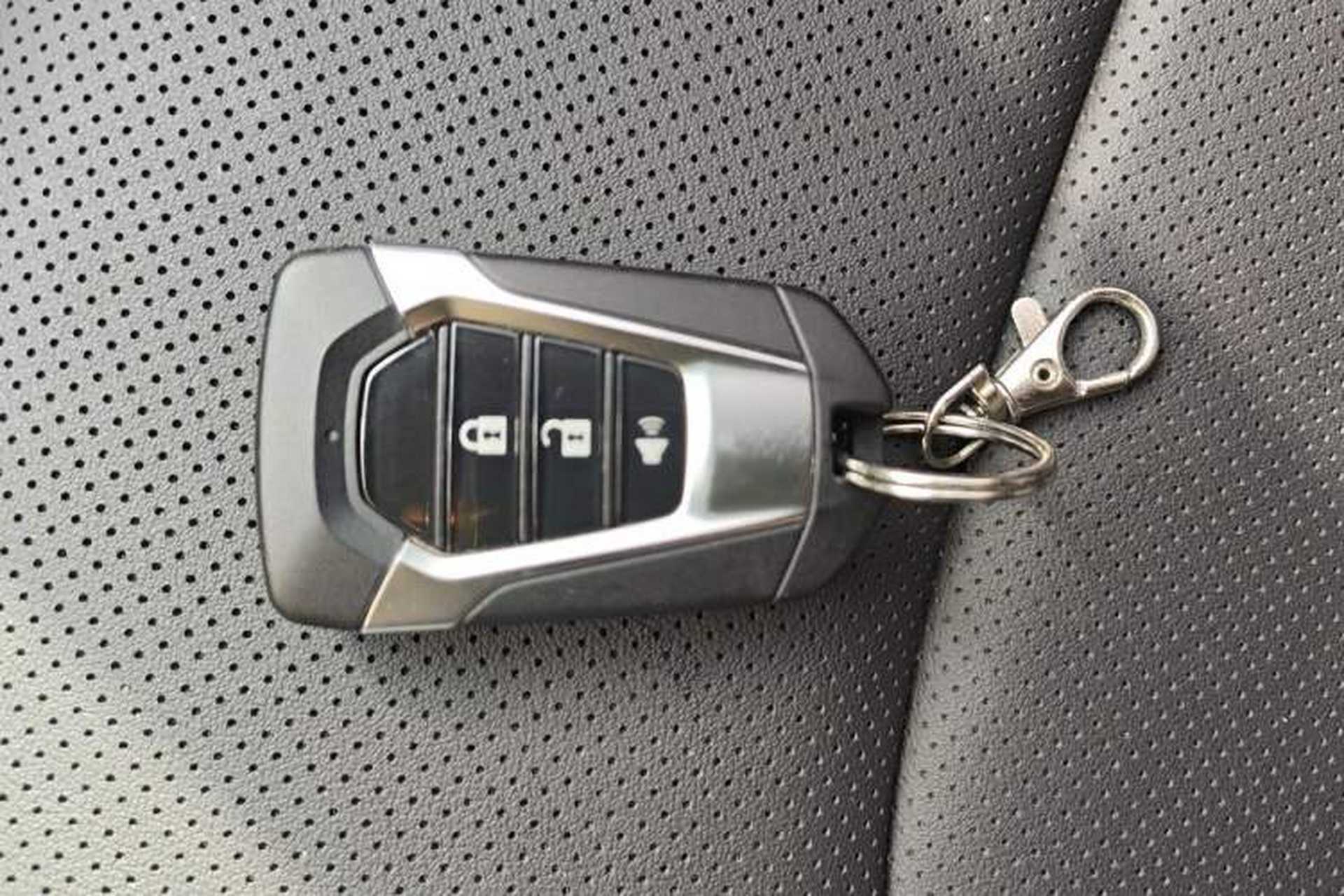 Used Isuzu D-MAX 2023 1.9T Manual Two-Wheel Drive ZhiLing Version Vehicle Key