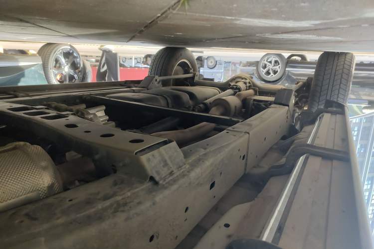 Used Isuzu D-MAX 2023 1.9T Automatic All-Wheel Drive V-CROSS Comfort Edition Chassis Front Right