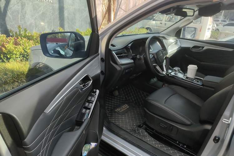 Used Isuzu D-MAX 2023 1.9T Automatic All-Wheel Drive V-CROSS Comfort Edition Driver Seat