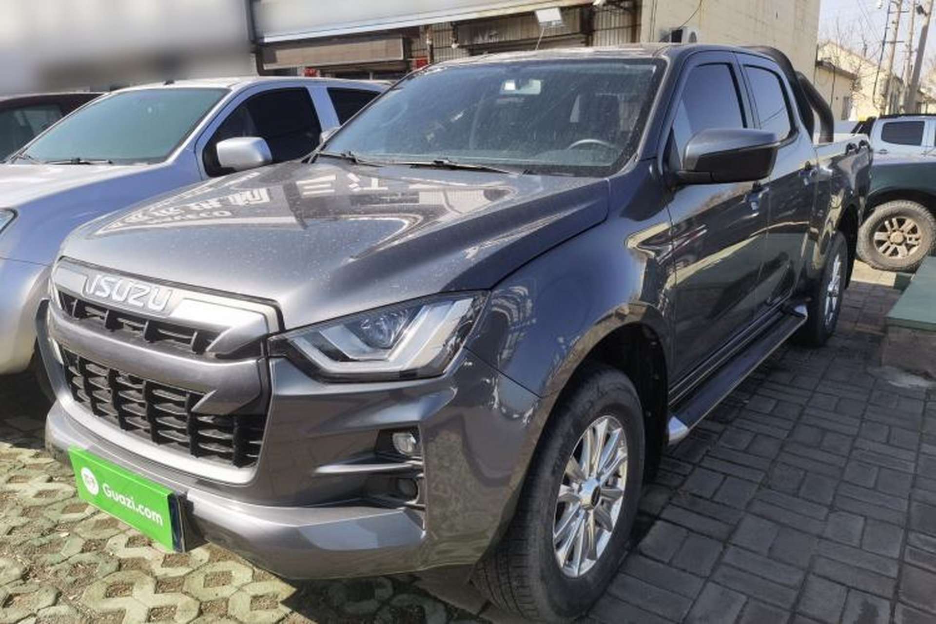 Used Isuzu D-MAX 2023 2.5T Manual Two-Wheel Drive Diesel Flagship Version with Long Wheelbase Front Left 45 Deg