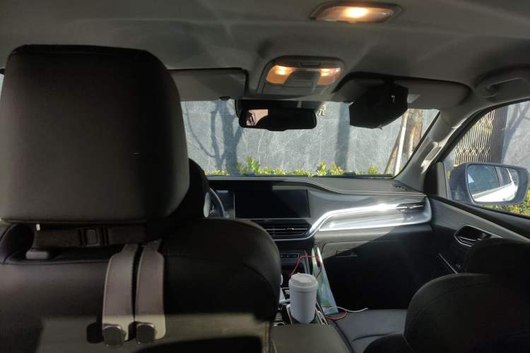 Used Isuzu D-MAX 2023 1.9T Automatic All-Wheel Drive V-CROSS Comfort Edition Headliner