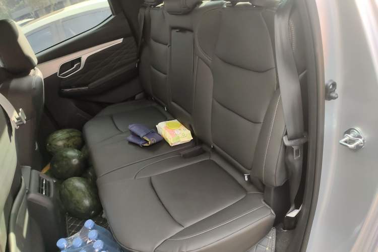 Used Isuzu D-MAX 2023 1.9T Automatic All-Wheel Drive V-CROSS Comfort Edition Left Rear Seat
