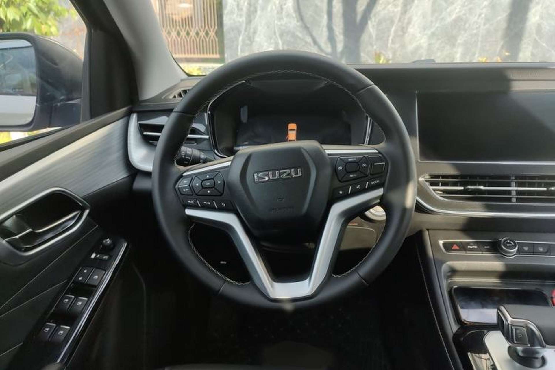 Used Isuzu D-MAX 2023 1.9T Automatic All-Wheel Drive V-CROSS Comfort Edition Steering Wheel