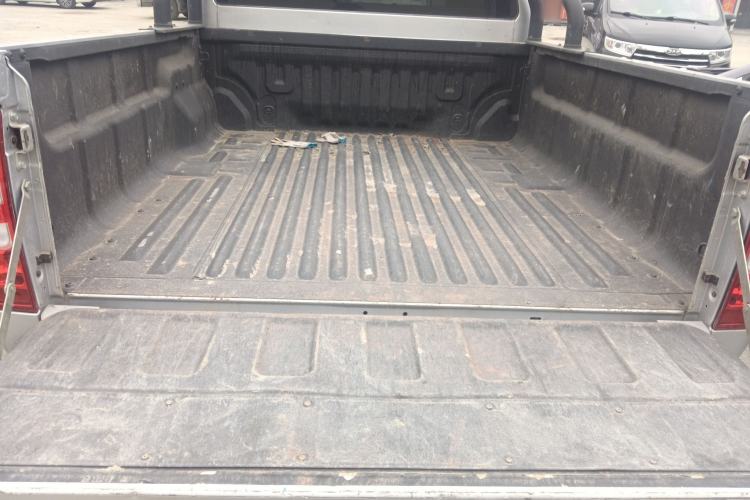 Used Isuzu D-MAX 2023 2.5T Manual 4x4 Diesel Flagship Long Wheelbase Trunk