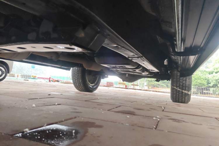 Used Isuzu D-MAX 2023 2.5T Automatic 4x4 Diesel Flagship Version Standard Wheelbase Chassis Front Left
