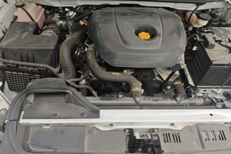 Used Isuzu D-MAX 2023 2.5T Automatic Two-Wheel Drive Diesel Standard Wheelbase Lingdong Edition Engine Bay