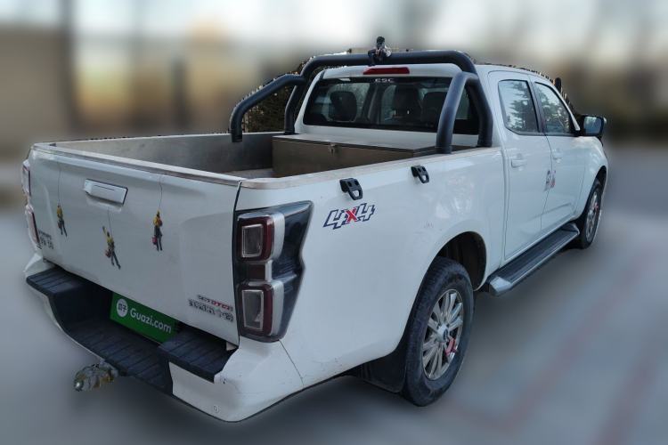 Used Isuzu D-MAX 2023 2.5T Automatic 4x4 Diesel Flagship Long Wheelbase Model Exterior 5