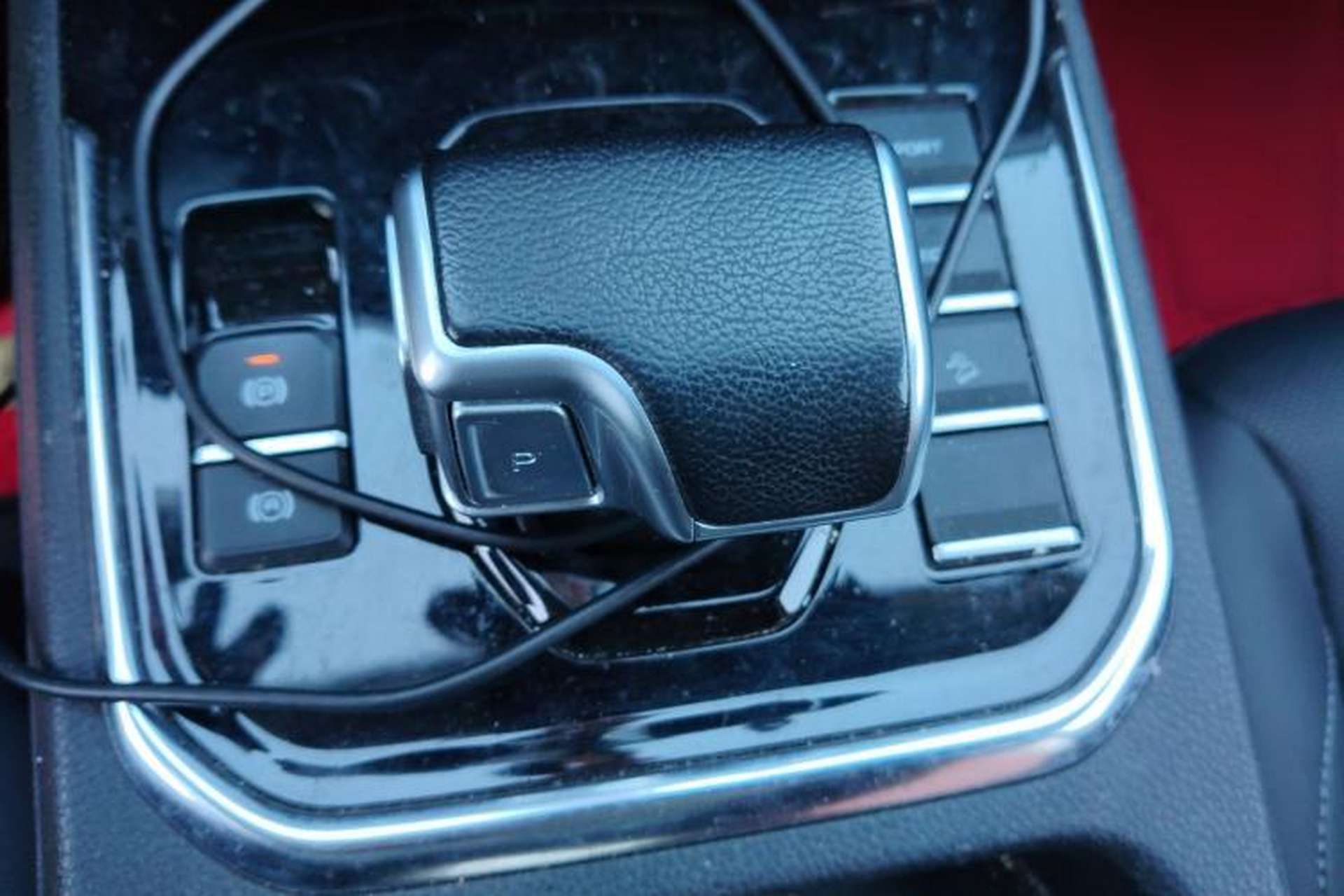 Used Isuzu D-MAX 2023 2.5T Automatic 4x4 Diesel Flagship Long Wheelbase Model Gear Lever