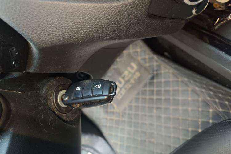 Used Isuzu D-MAX 2023 2.5T Automatic Two-Wheel Drive Diesel Standard Wheelbase Lingdong Edition Interior 1