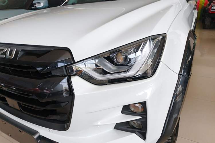 Used Isuzu D-MAX 2023 1.9T Automatic All-Wheel Drive V-CROSS Flagship Edition Left Front Headlight