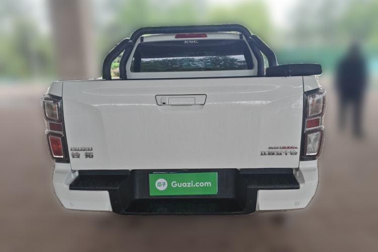Used Isuzu D-MAX 2023 2.5T Automatic 4x4 Diesel Flagship Version Standard Wheelbase Rear