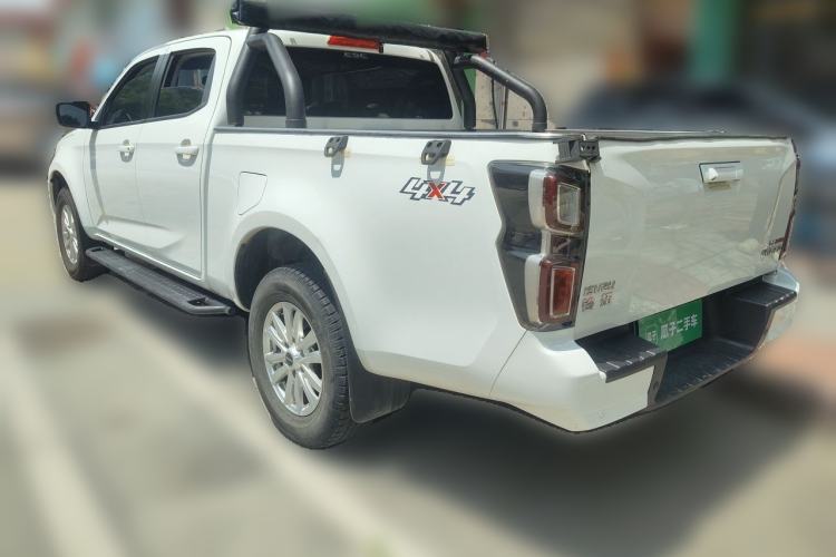 Used Isuzu D-MAX 2023 2.5T Automatic 4x4 Diesel Flagship Long Wheelbase Model Rear Left 45 Deg