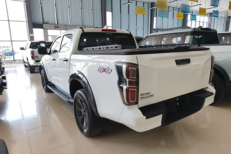 Used Isuzu D-MAX 2023 1.9T Automatic All-Wheel Drive V-CROSS Flagship Edition Rear Left 45 Deg