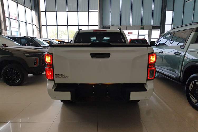 Used Isuzu D-MAX 2023 1.9T Automatic All-Wheel Drive V-CROSS Flagship Edition Rear
