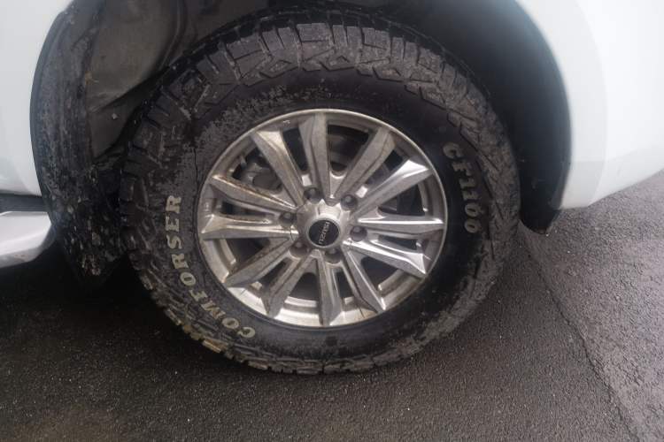 Used Isuzu D-MAX 2023 2.5T Manual 4x4 Diesel Flagship Long Wheelbase Right Front Wheel Hub