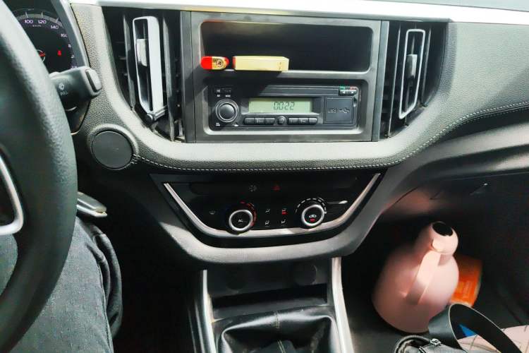 Used Isuzu JLM 2022 2.8T Classic Diesel Two-Wheel Drive Comfort Version with Long Wheelbase – JE493ZLQ6E Audio And AC Panel