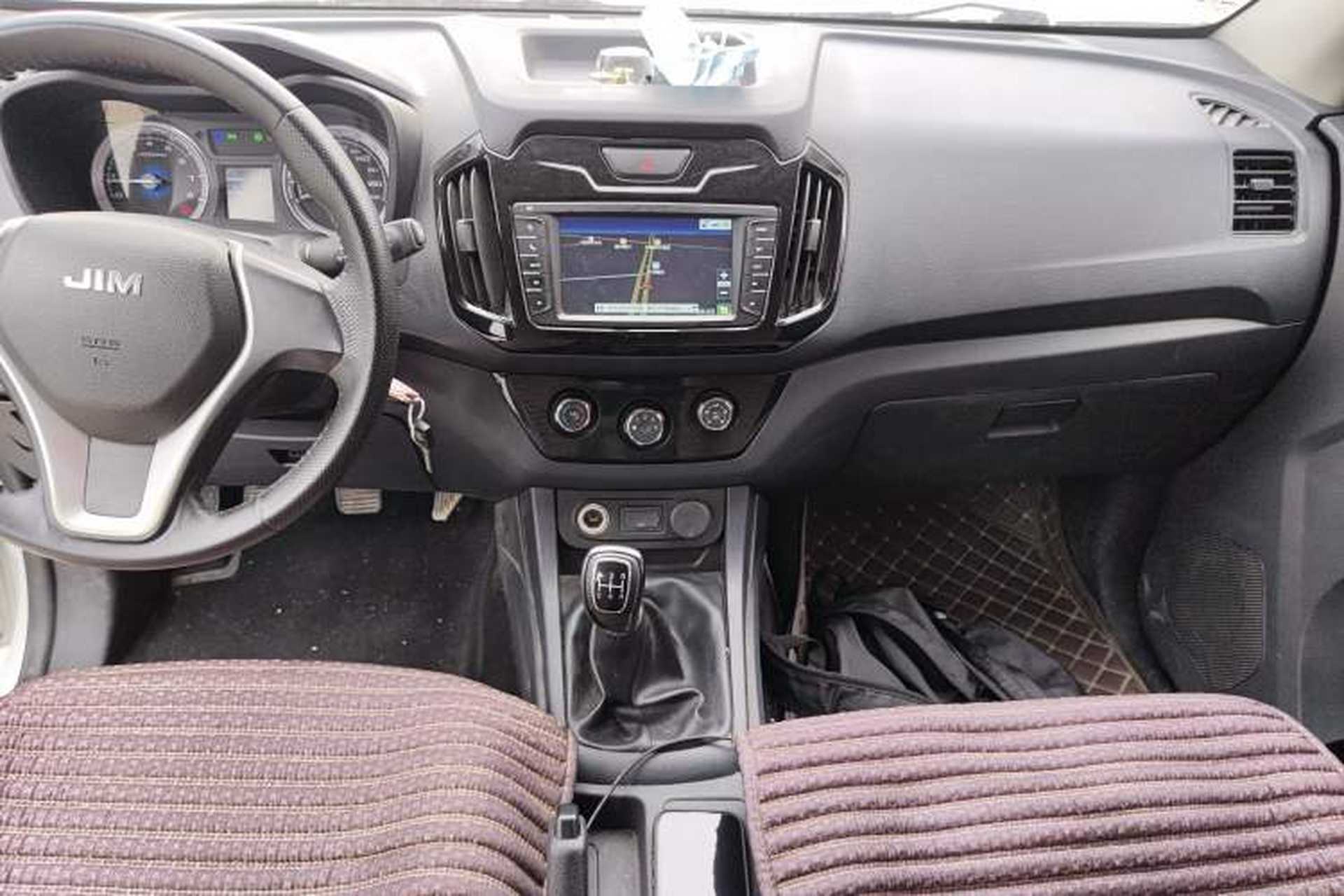 Used Isuzu JLM 2017 2.0T Two-Wheel Drive Luxury Version 4K21D4T Audio And AC Panel