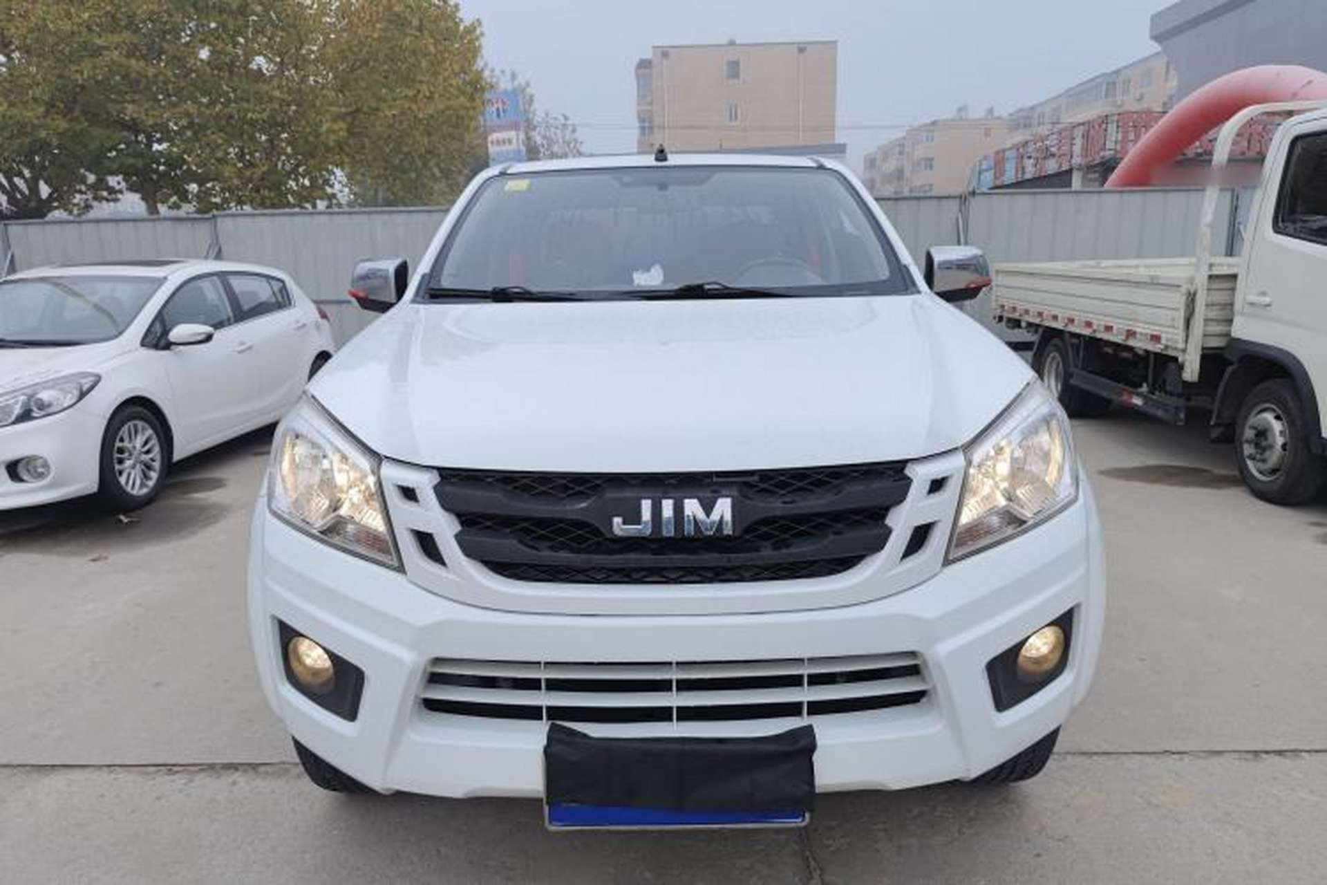 Used Isuzu JLM 2017 2.0T Two-Wheel Drive Luxury Version 4K21D4T Exterior 1