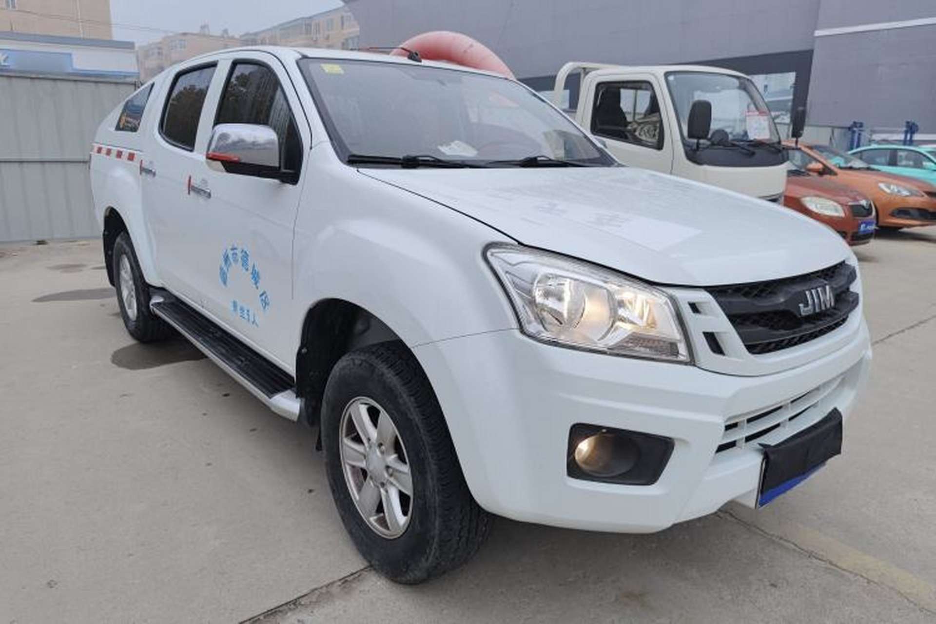 Used Isuzu JLM 2017 2.0T Two-Wheel Drive Luxury Version 4K21D4T Exterior 2