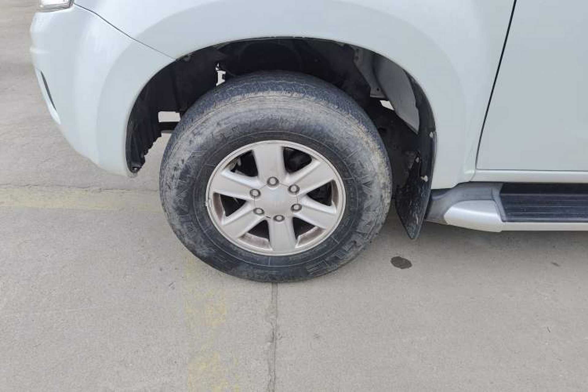 Used Isuzu JLM 2017 2.0T Two-Wheel Drive Luxury Version 4K21D4T Exterior 7
