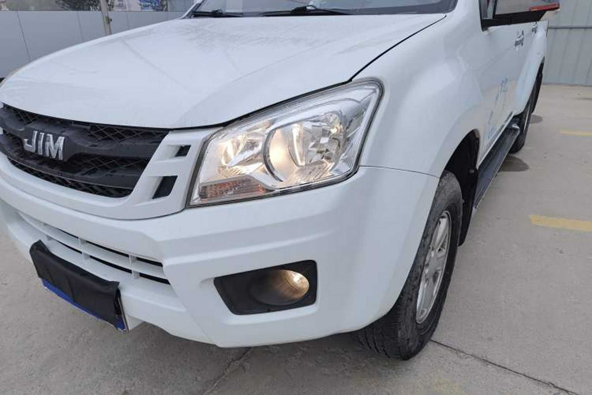 Used Isuzu JLM 2017 2.0T Two-Wheel Drive Luxury Version 4K21D4T Left Front Headlight