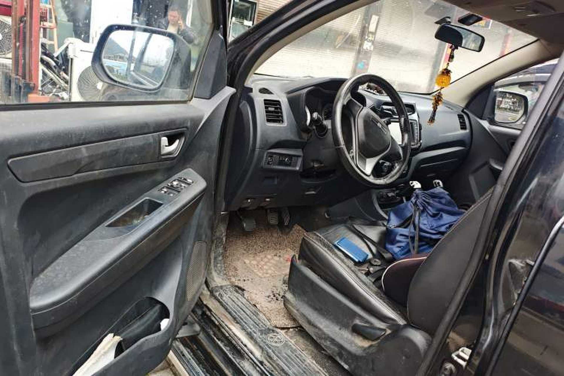 Used Isuzu JLM 2016 2.8T Two-Wheel Drive Luxury Version JE493ZLQ4CA Driver Seat