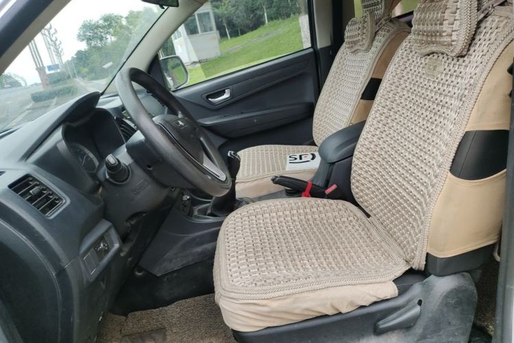 Used Isuzu JLM 2016 2.8T Two-Wheel Drive Luxury Version JE493ZLQ4CA Left Front Seat