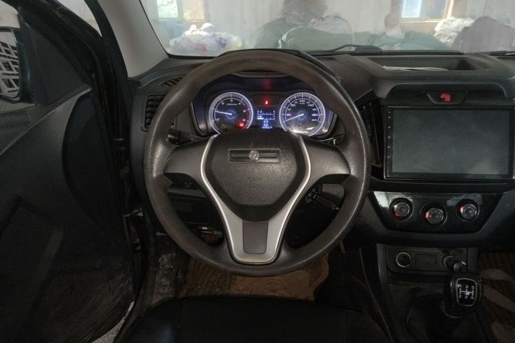 Used Isuzu JLM 2016 2.8T Two-Wheel Drive Extended Cargo Bed Luxury Version JE493ZLQ4CA Steering Wheel