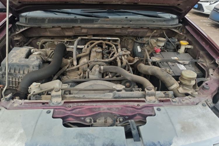 Used Isuzu JLM 2016 2.8T Two-Wheel Drive Ultra-Luxury Version JE493ZLQ4CA Engine Bay
