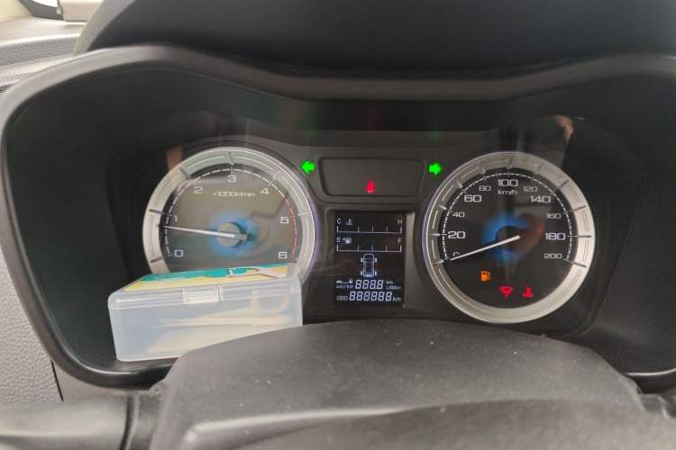 Used Isuzu JLM 2016 2.8T Two-Wheel Drive Ultra-Luxury Version JE493ZLQ4CA Instrument Cluster
