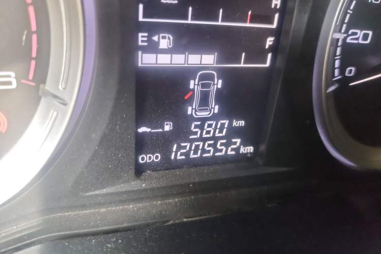 Used Isuzu JLM 2016 2.8T Two-Wheel Drive Ultra-Luxury Version JE493ZLQ4CA Odometer Close Up