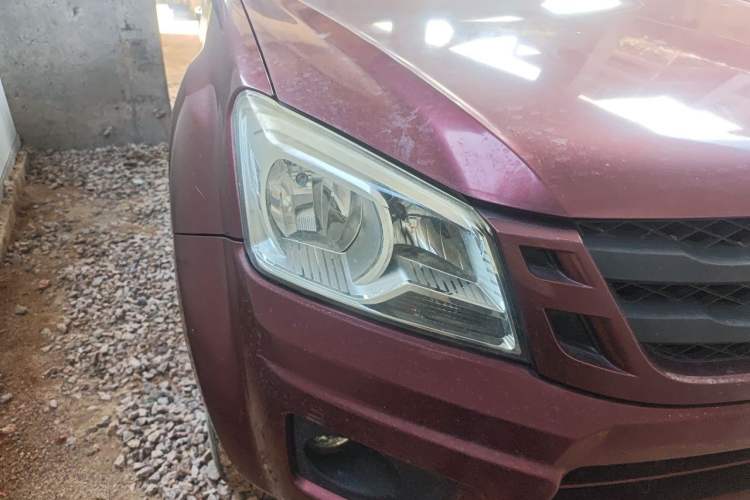 Used Isuzu JLM 2016 2.8T Two-Wheel Drive Ultra-Luxury Version JE493ZLQ4CA Right Front Headlight