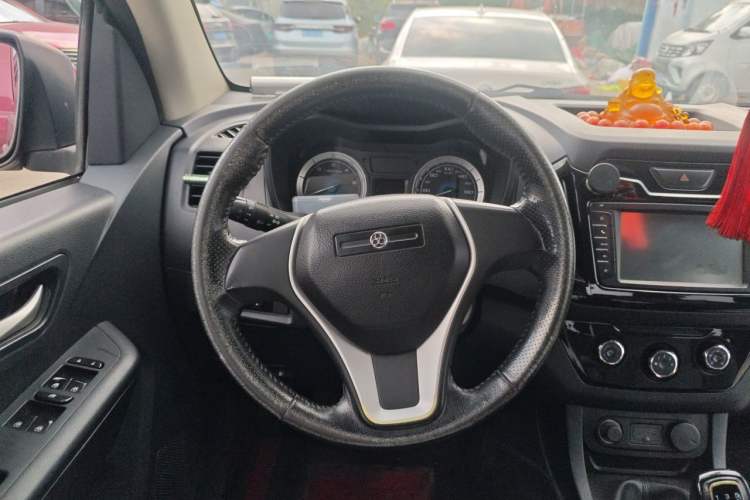Used Isuzu JLM 2016 2.8T Two-Wheel Drive Ultra-Luxury Version JE493ZLQ4CA Steering Wheel