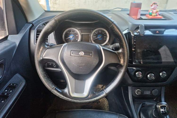 Used Isuzu JLM 2016 2.8T Two-Wheel Drive Ultra-Luxury Version JE493ZLQ4CA Steering Wheel