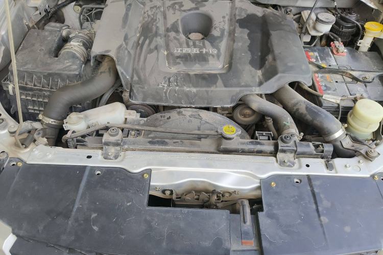 Used Isuzu JLM 2016 2.8T Two-Wheel Drive Luxury Version JE493ZLQ4CA Engine Bay