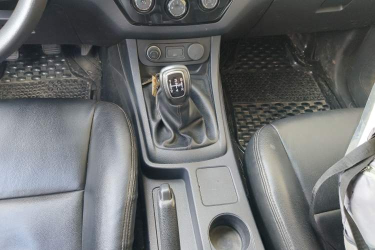 Used Isuzu JLM 2016 2.8T Two-Wheel Drive Luxury Version JE493ZLQ4CA Gear Lever