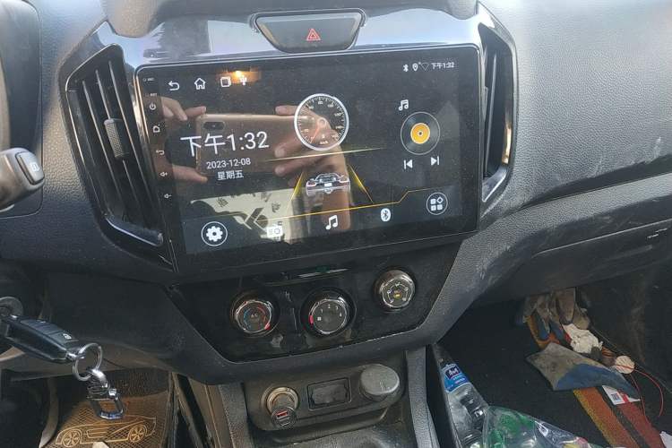 Used Isuzu JLM 2016 2.8T Two-Wheel Drive Extended Cargo Bed Luxury Version JE493ZLQ4CA Audio And AC Panel