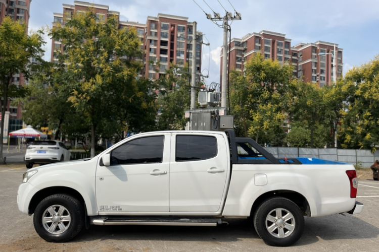 Used Isuzu JLM 2016 2.8T Two-Wheel Drive Extended Cargo Bed Luxury Version JE493ZLQ4CA Exterior 2