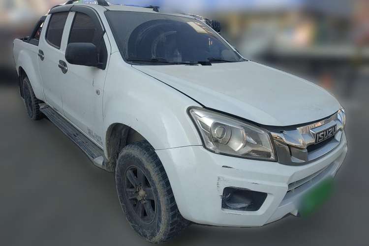 Used Isuzu JLM 2016 2.8T Two-Wheel Drive Extended Cargo Bed Luxury Version JE493ZLQ4CA Front Right 45 Deg